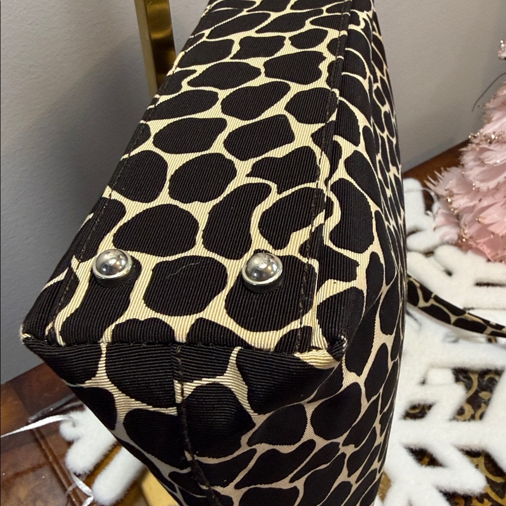 kate spade Black and Cream Giraffe Print Shoulder Bag - Picture 10 of 10